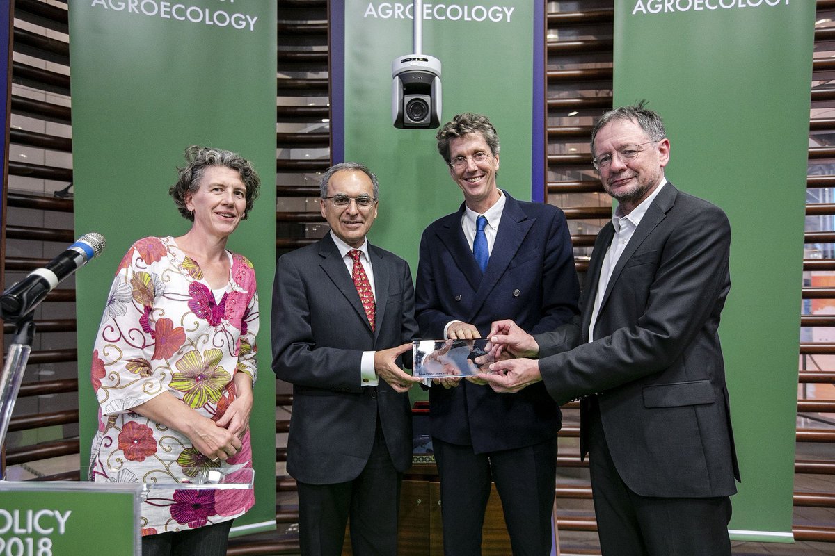 TEEBAgriFood's tweet photo. A successful evening in Rome, being awarded the 'Future Policy Award's' VISION Award for TEEB's work on agriculture and food. @TEEBAgriFood @PavanSukhdev @alexander_tmg thanks to #WorldFutureCouncil @FAO @IFOAMorganic @GreenCrossInt @DutchOrganicIT @sekemgroup https://t.co/2yvmeJiA3L