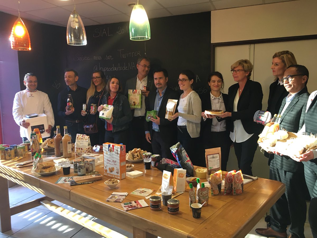 PalczewskiAnne's tweet photo. Ce matin, au #quaidessaveurs #Aana , les 42 entreprises de #NouvelleAquitaine présentent leurs innovations avant d’aller les présenter au @sial_paris #SOINNOVATION https://t.co/EM374hax56
