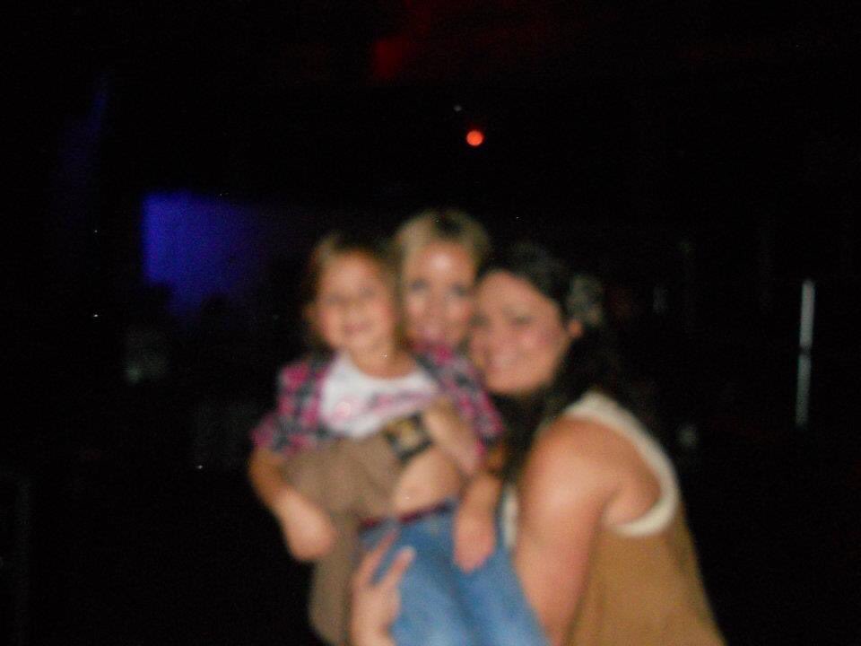 Nightwind08's tweet photo. This is a photo from Oct. 2011 in Yakima, WA. @ashleymonroe &amp; @guitarleena were kind enough to make this kid’s life! She was 4, now she’s 11 &amp; still remembers that Ashley told her she is a #littleannie hoping for a @PistolAnnies tour and a retake pic; this time not so blurry! ❤️ https://t.co/7muEoQ0GX8