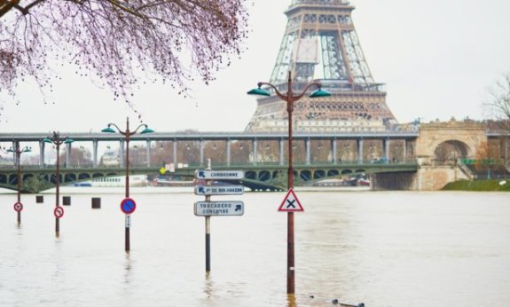 "States and communities around the world are increasingly being confronted with a variety of #ClimateChange and #security related challenges." To learn more about how to build resilience in the new climate and security nexus, read our report on the matter: frnds.eu/2IaNzLO