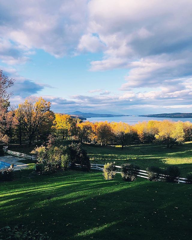 If you haven’t Instagrammed a foliage picture yet, is it even fall? 🍂 #famjam #home #birthdayweekend ift.tt/2Acfc6C