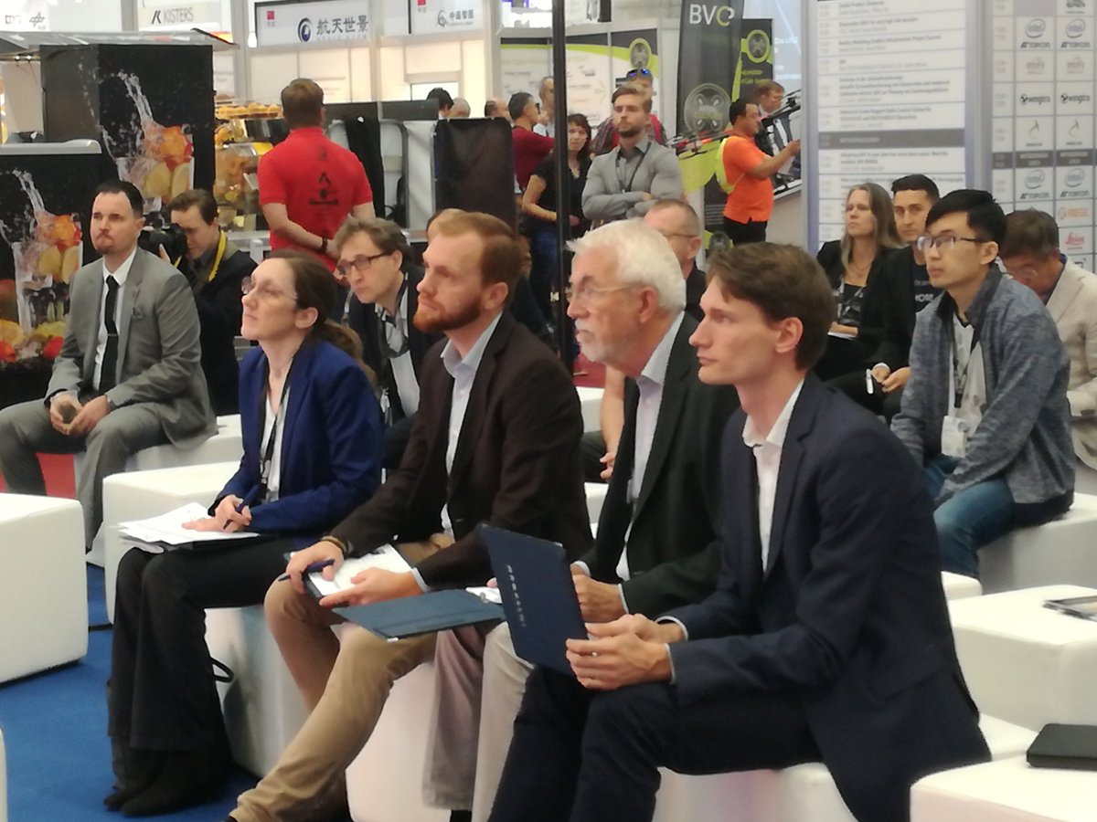 GruendenWachsen's tweet photo. Heute sind auf der #INTERGEO und dürfen als Jury bei der IASEXPO #startup Session aus sechs #drohnen Unternehmen den Sieger küren. Gar nicht so leicht...@FairFleet #emqopter #GISonLine #RealtimeRobotics #inFlights #projectalphalink https://t.co/yC22T5Bfvh