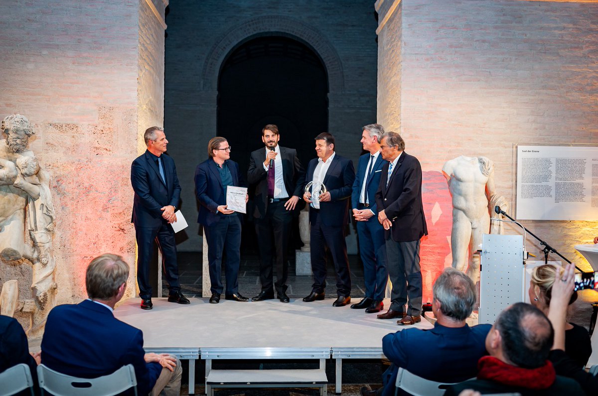dynamicEflow's tweet photo. We are very happy to be the winner of the EMove360 Award 2018 in the category powertrain! Thanks to the jury and of course to our great team of motivated and experienced engineers and supporters - this award is for you! #Innovation #eMoveAward #Horizon2020 @e_Move_360 @EU_H2020 https://t.co/e4o4sNJxI3