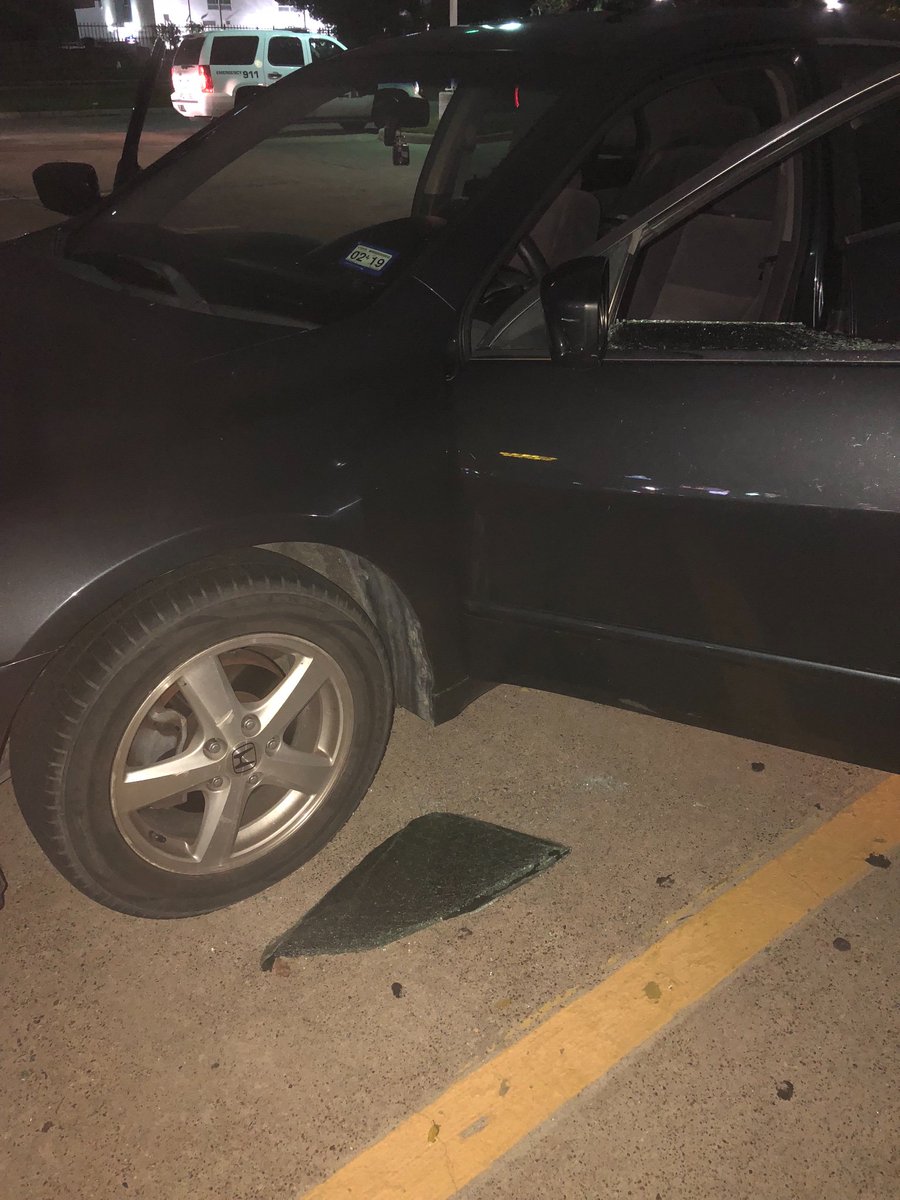 azalianani's tweet photo. A #Whitemale, off-duty #POLICE officer #assaulted my brother tonight. Cop came after my bro just b/c he was talking to the cop’s step-daughter. He bashed the car window, beat &amp; choked my bro to the ground. My bro DID NOT FIGHT BACK. The cop is home. No arrest. #NoJustice. https://t.co/0SRAieiG1U