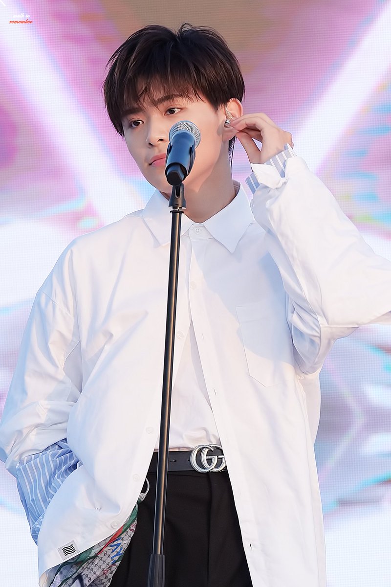 RememberToSG's tweet photo. 181007 👣 김제 지평선 전국청소년가요제

-
한 송이의 꽃이 피고 지는
모든 날 모든 순간 함께해
햇살처럼 빛나고 있었지

@TELTheEastLight #정사강 #설레임 #사강 #Love_Flutters #더이스트라이트 #정우승 https://t.co/Cg1O6WygcT