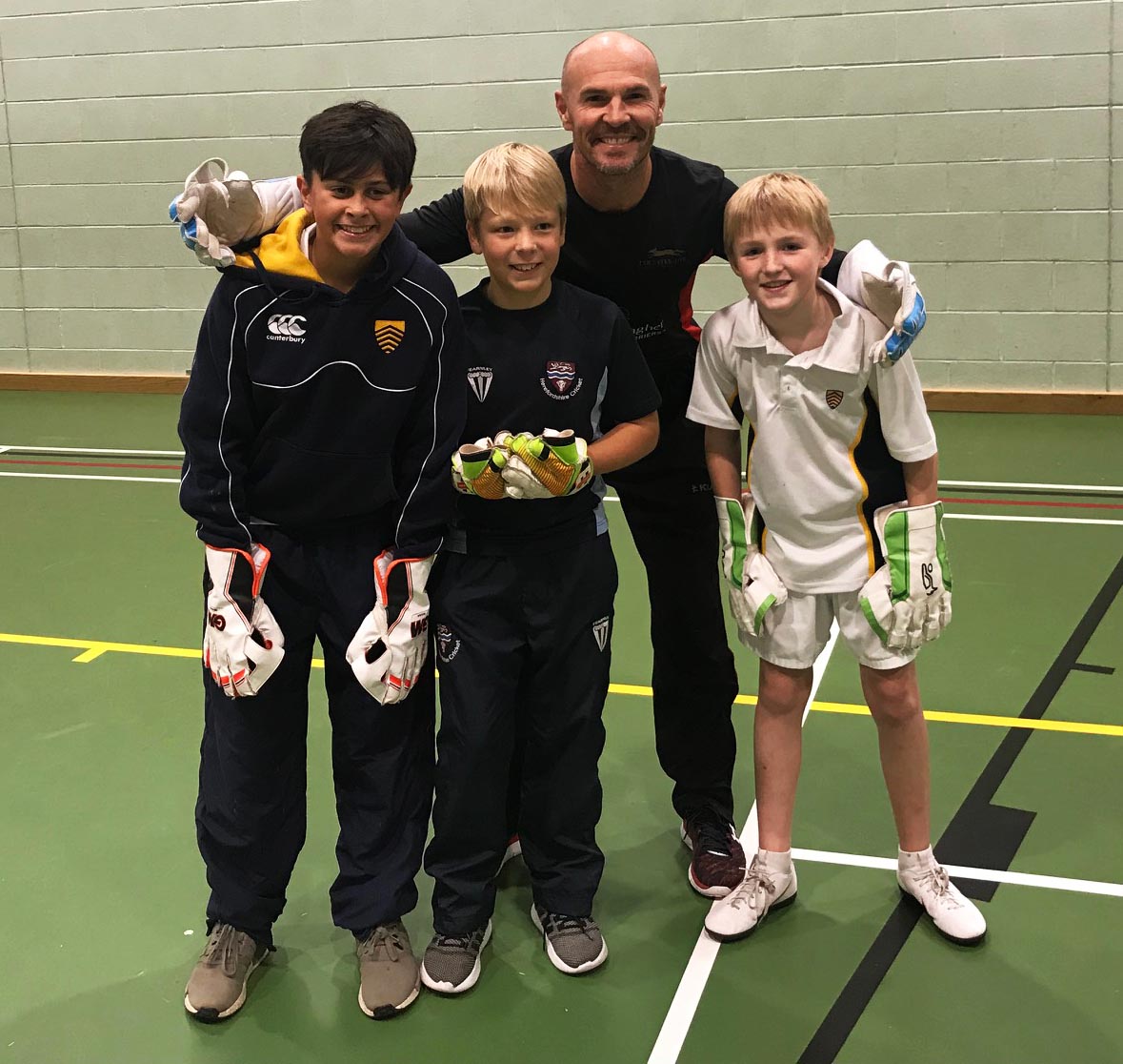 HerefordCS's tweet photo. Thanks to @HerefordsCric and ex-England cricketer @Paulnico199 for hosting a wicket-keeping masterclass at Hereford Cathedral School last Friday. Three HCS pupils, Jai R, Harry D and Ben G really enjoyed the session and learned a lot to improve their game. https://t.co/zSbDedR37e