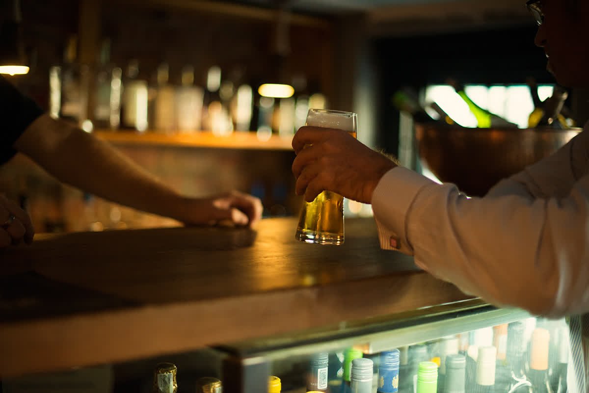 Come and relax at No Reservations and wash away the stress from the work day.

📷: Claire Gunn

#NoReservationsBar #CWandCanteen #predrinks #relaxeddrinks