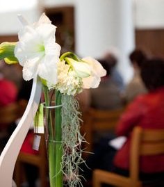 Voor uw #trouwboeket, #boeketje, #corsages, #bloemstuk, #rouwkransen, ... Daarvoor moet je bij ons zijn. Je kan ons steeds contacteren via bit.ly/2ywbMcz