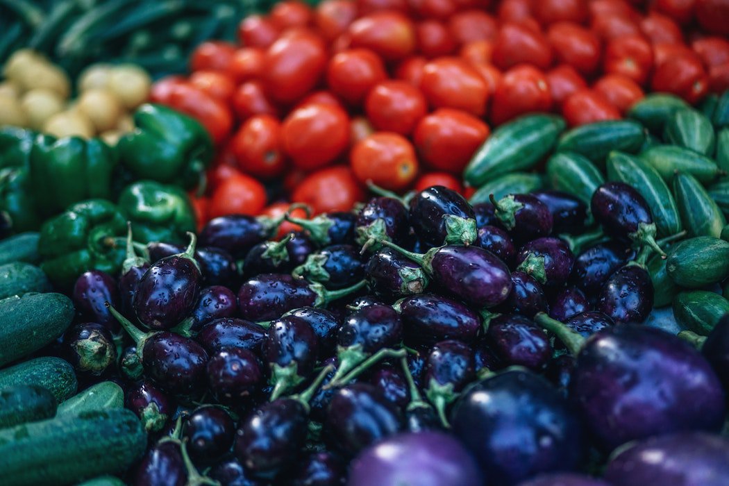 Carrefour_Gbx's tweet photo. En fonction de la saison, les #fruits et #légumes diffèrent. On vous conseille de garder un calendrier des fruits et légumes de saison pour mieux consommer. https://t.co/UPmDTezlNt https://t.co/EnCistZ16y