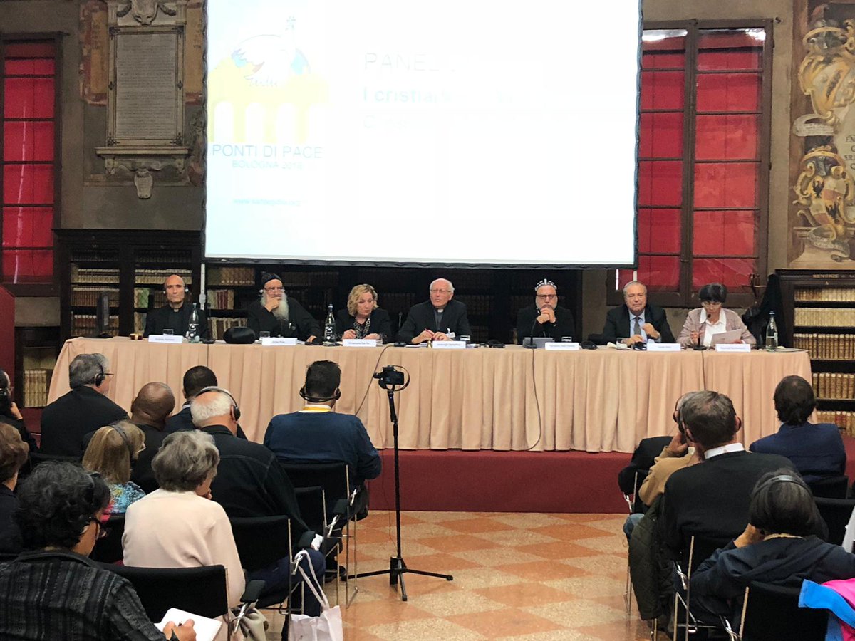 joanplanasp's tweet photo. Spirit of Bari and #Spiritofassisi blow in #Bologna Souraya Bechealany #pontidipace2018 #panel24 Christians and Middle East https://t.co/DP85q46HYj