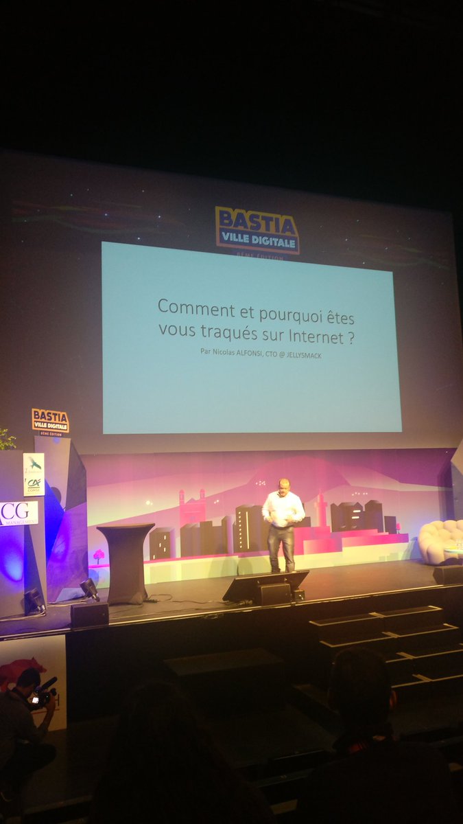 SlamingDev's tweet image. 🧐 Conférence sur la grosse question éthique &amp;amp; tech d&apos;aujourd&apos;hui: &quot;Comment et pourquoi êtes vous traqués sur internet ? &quot; à #CoriscanTech en tant que #DevStudent