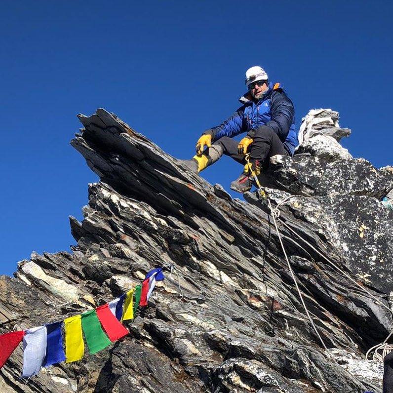 HorizonSocks's tweet photo. Poklade Summit ✅💪wearing his Horizon Extreme Primaloft/Merino mountaineering socks. Congratulations Jim 🙌🏻 #horizonsocks #primaloft #nepal #himalaya #mountaineering #climbing #merinowool https://t.co/3FRD6LT0se