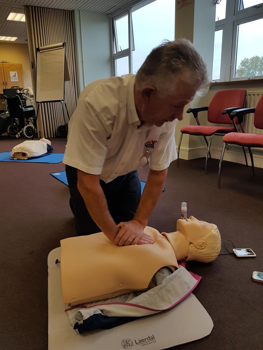 LMFMRADIO's tweet photo. It's #EuropeanRestartaHeartDay today at the #LouthCountyHospital being run by the @AmbulanceNAS All welcome, help save a life today!
@poshock75 got a crash course already, hear more on the Midmorning Show shortly. #CPR2018 #RestartAHeartDay https://t.co/uotptLi29D