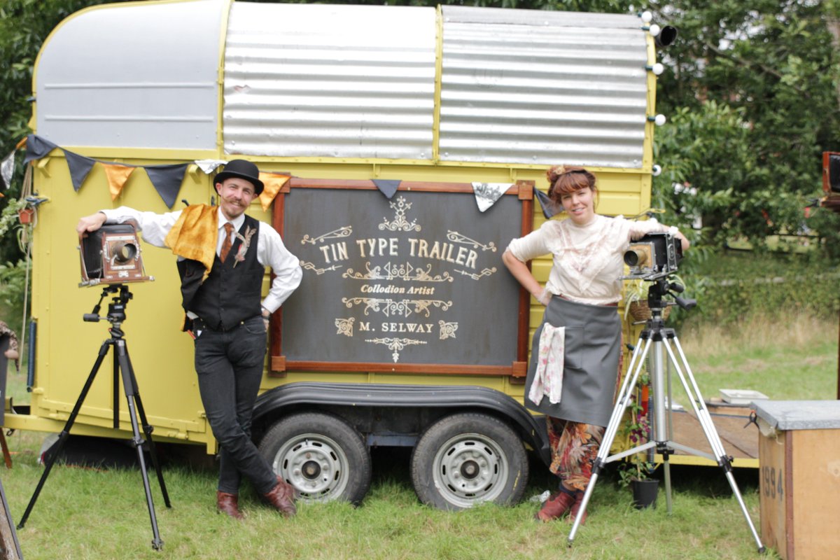 If you're heading to <a href="/McrFolkFest/">Manchester Folk</a> this wkend don't miss <a href="/TinTypeTrailer/">@TinTypeTrailer</a> outside our place. They produce fab photos on tin plates, based in a transportable horse box/darkroom. No need to book just turn up, rummage through their fancy dress box or come as a modern folk enthusiast!