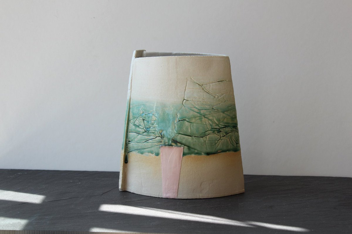 Excited to launch new work with <a href="/handmadebritain/">Handmade in Britain</a> online shop! There are flowers at the top of the mountain. #Mountain #Vase #Flowers #ceramics #handmade
handmadeinbritain.co.uk/product/mounta…