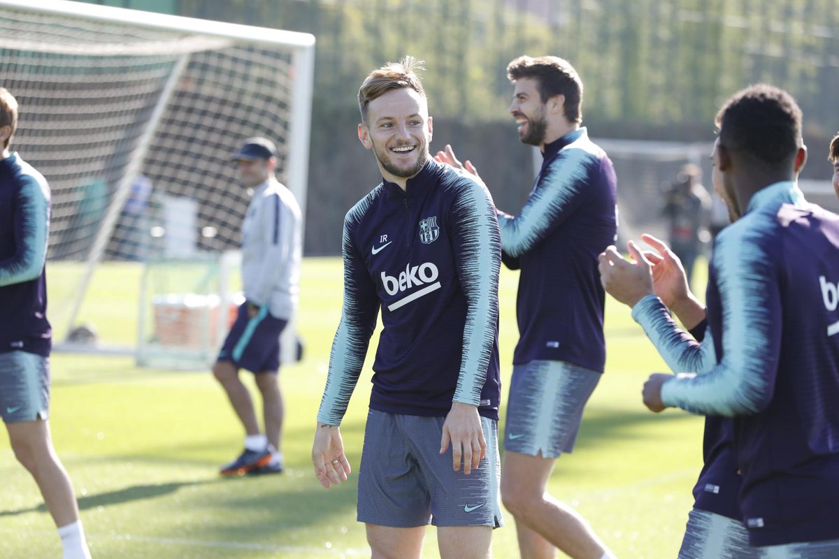 Rakitic, en un entrenamiento del Barça.