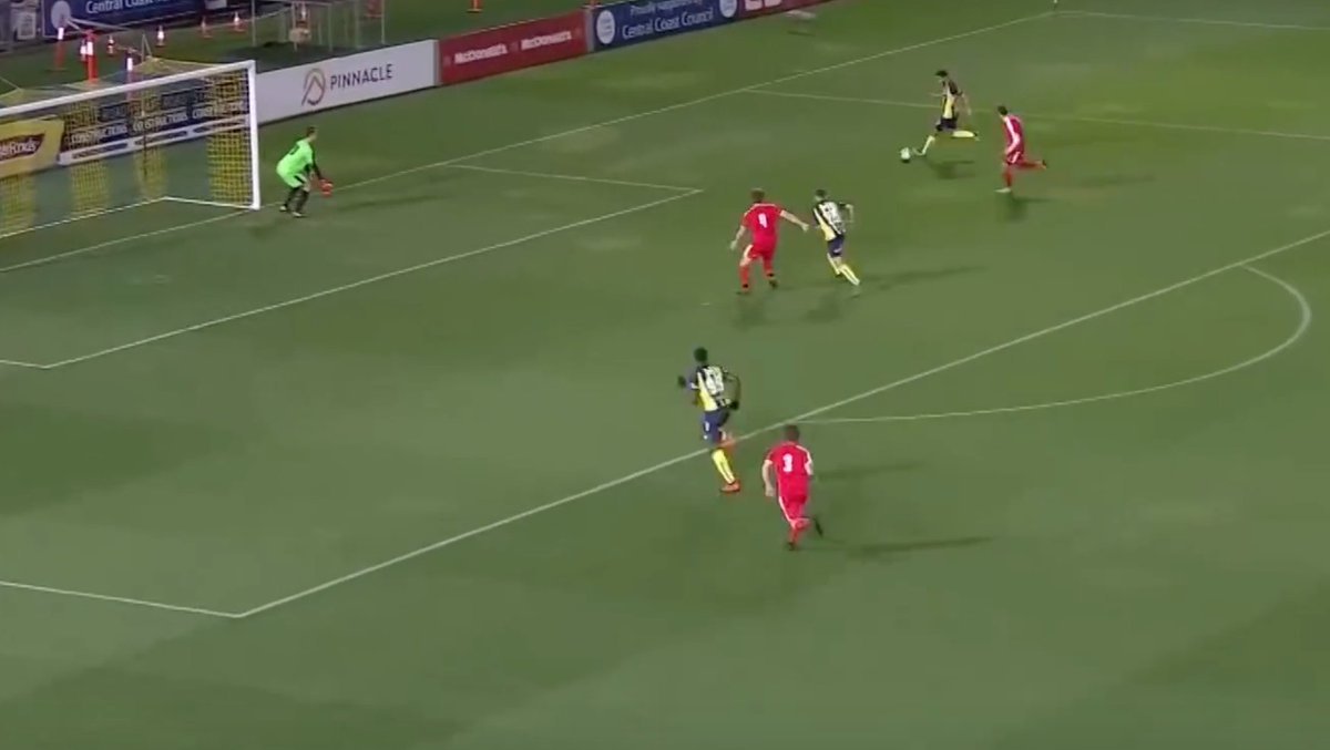 caldbeck89's tweet image. Son Heung-Min is faster than Usain Bolt!
Perfect example of the difference between sprinting speed and Game Speed. Bolt has more than enough capacity to be on the end of this cross but he completely messes up his approach; he narrows his options as he awaits the pass