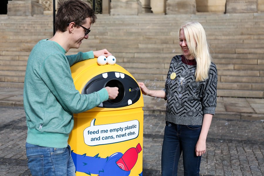 CommWaste's tweet photo. UK’s biggest collaborative push to improve recycling on-the-go launches ♻️➡️ https://t.co/O6NGcYZphT #Recycling #LeedsByExample #Leeds #Waste https://t.co/LWLLWiYL7i
