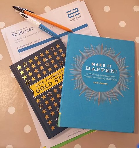 NigelCliffe's tweet image. From engaging &amp;amp; not selling &amp;amp; culling your Followers to #LinkedIn&apos;s Social Selling Index, @CardsOrDie&apos;s Ann Jones shares what she learnt from #seminars she attended @MafiaYorkshire&apos;s #LeedsBizWeek @LeedsBizWeek including #tips she learnt from a talk I gave buff.ly/2Aak0cs