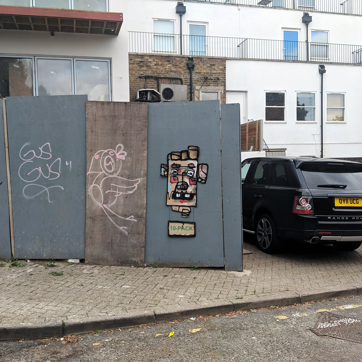 Thisisidiom's tweet photo. You've heard of Tupac? Well here we've got Tenpac. His origins are a mystery.
He was just there one morning. We felt he was too bad to live but too young to die so we decided the only decent thing to do was leave him on the street to fend for himself.
#graffiti #tenpac #art https://t.co/js2667QDNI