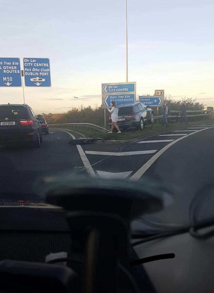 In her dressing gown too 🤦🏻‍♂️