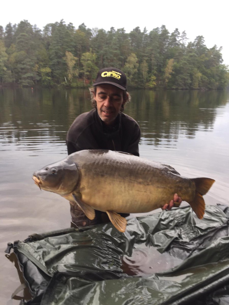 CarpAndFun's tweet photo. A few days with cipro baits fishing on Iktus Ruffaud France.#carpfishing #HaveANiceDay #ciprobaits https://t.co/XvKl1uJn0U