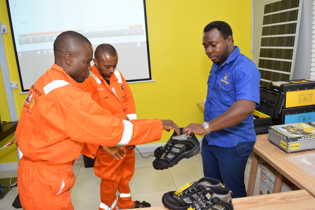 Roncho_Energy's tweet photo. Solar PV Training: Day 1 - Electrical and Safety Awareness

Outline:
1. Personal Safety
2. Safety in a Solar PV Site
3. Working Safely at Height
4. Safety Responsibilities in a Team

Day 1 was all about identifying and managing associated risks. This is important for starters. https://t.co/CmzCUHmkAR