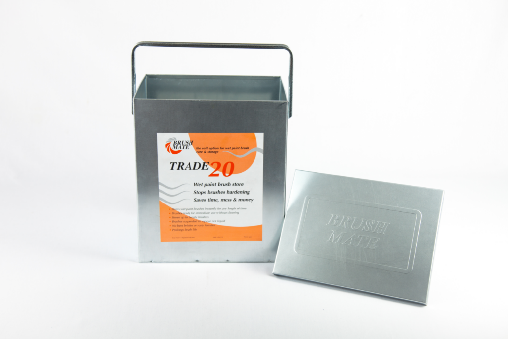 brush_mate's tweet photo. How do I minimise fluid consumption in my Trade 20? The main cause of fluid loss is a loose lid, ensure your lid is properly in place at all times except when removing or replacing brushes. For more FAQs visit our website! #BrushMate #FAQ #Trade20 #PaintingHack #PaintBrushStorage https://t.co/255rXqZNl6