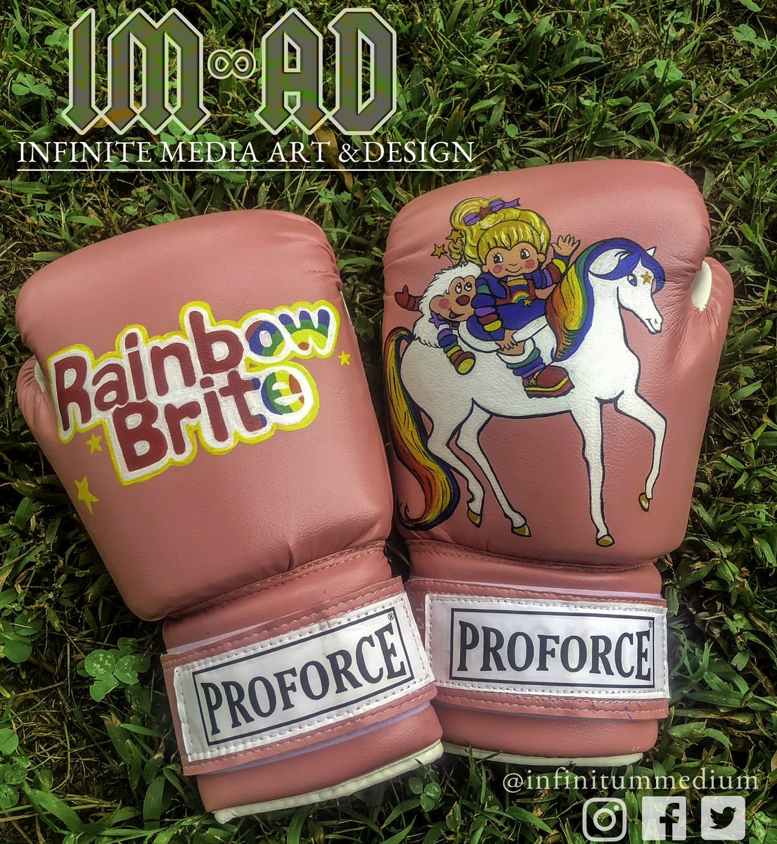 Rainbow Brite custom kickboxing gloves #rainbowbrite #customgloves #gloveart #leatherpaint #angeluspaint