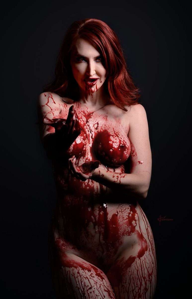 Kendrajames13's tweet photo. I will suck your soul! #c4screepycash #bigtigerphotography #halloween @clips4sale https://t.co/gQCrhfCVi2