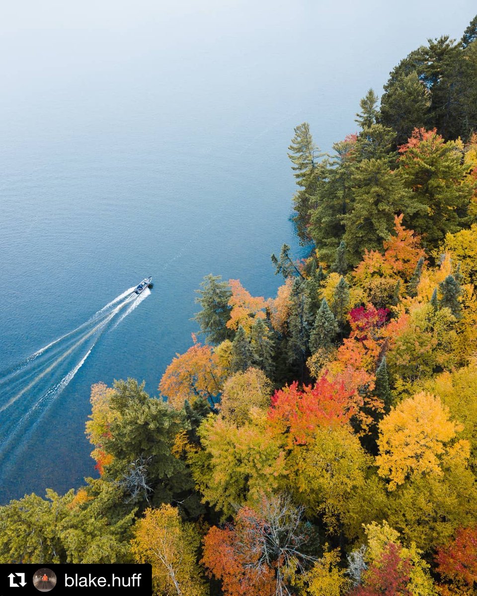 eagleriverwis's tweet image. Eagle River has a beautiful coat of colors on this time of year. Have you seen them in person, yet? #fallcolors #TravelWI