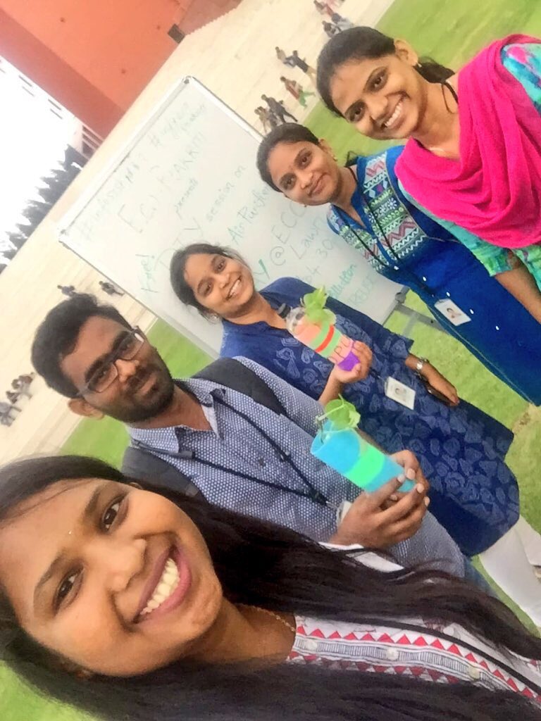 navyaananthula1's tweet photo. #infosyshydsez #infyecoprakriti #reuseofplastic #infydairies #infystory #beatplasticpollution #indoorairpurifier #diysession ❤️ https://t.co/QfpGhfkb46