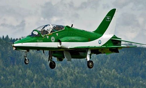 Espejo Aeronautico (@espaeronautico9) on Twitter photo Avión Hawk de la Real Fuerza Aérea Saudí (<a href="/RSAF_Saudi/">Royal Saudi Air Force</a>) se estrella durante una misión de entrenamiento espejoaeronautico.blogspot.com Avión Hawk de la Real Fuerza Aérea Saudí (<a href="/RSAF_Saudi/">Royal Saudi Air Force</a>) se estrella durante una misión de entrenamiento espejoaeronautico.blogspot.com
