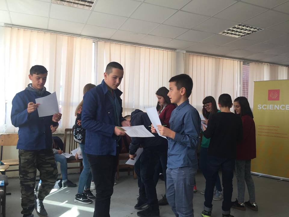 SfCKmovement's tweet photo. 🐦#Science4Change has held today a workshop on “Environmental pollution and human rights” with students from three elementary schools in #Kosovo. This is the first activity of the project on educating students to monitor air pollution.🗣️#SfCKmovement https://t.co/zUYzPinxmv