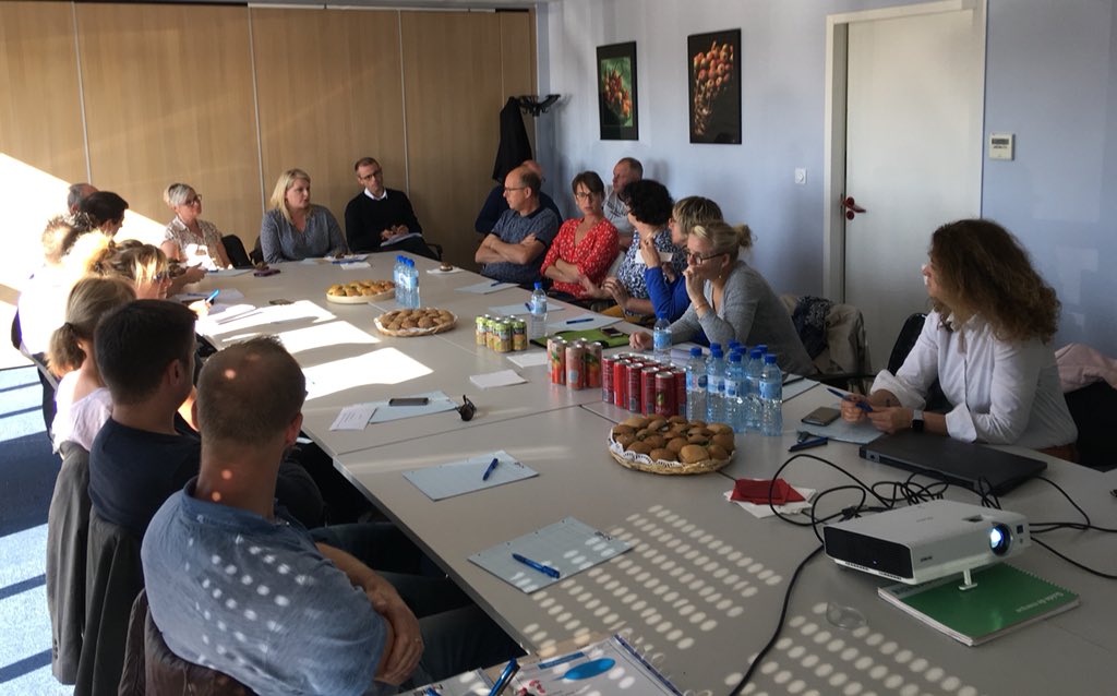 ELerendu's tweet image. 🏭🤝Présentation de solutions aux #entreprises de la zone d’activité de Bolbec Saint Jean, dans le cadre de la gestion #durable de la zone d’activité et de mutualisation des besoins : AMAP 👨‍🌾, @synr76 ♻️, formation, prélèvement à la ressource ... 
#GDZA #synergie
@CauxSeine_dvlpt