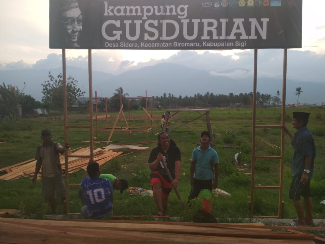 Mohon doa, twips. Sidera di Sigi, Sulawesi Tengah dipilih karena masih butuh bantuan.
<a href="/LumbungAmal/">Lumbung Amal</a> <a href="/GUSDURians/">Jaringan GUSDURian</a> fokus pendekatan komprehensif, dimulai dg huntara.