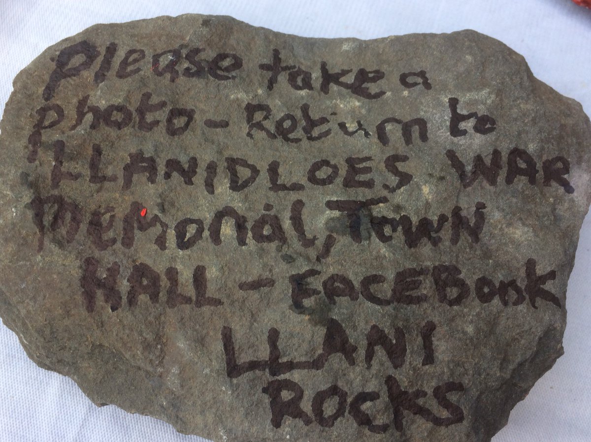 trudydavies1964's tweet image. #TurnTheTownRed RBL have hidden 100 Rocks 1 for each YEAR since end of WW1 lovely to see how many return to our Cenotaph by 11/11 #CountdownToPeace #PoppyAppeal
#LlaniRocks #Llanidloes #Woosnam #ShopLocal #IAA18 @betterRetailing #NFRN @NFRN_Online  @IAAcademy @retailexpress