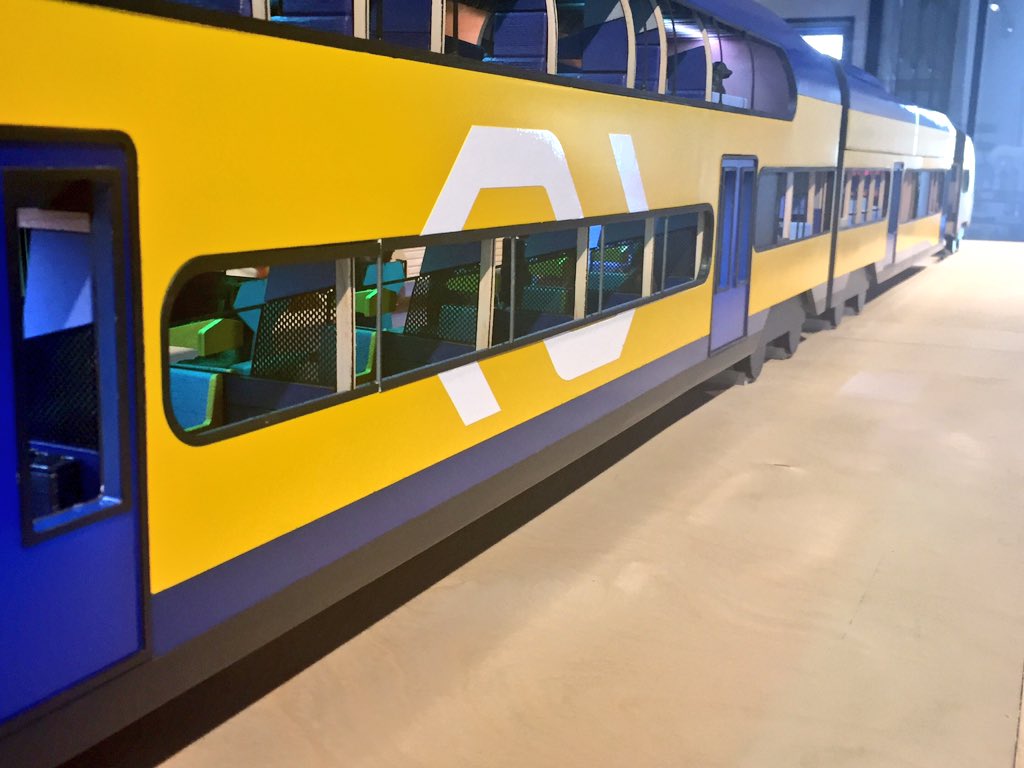 barthoboer's tweet photo. Met de Raad van Bestuur van NS te gast bij @Gispen om maquette en mock up te bekijken van de trein van de toekomst. 
#innovatie @NS_online 💙💛 https://t.co/XtUcjHRgkw