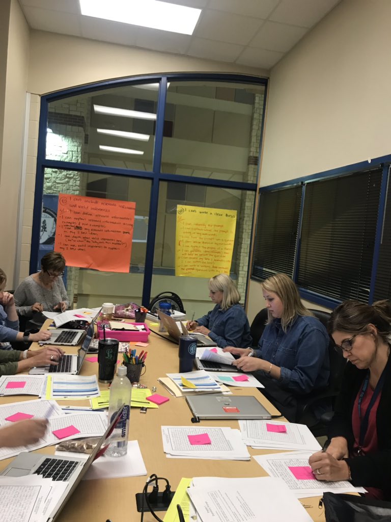 ReadWriteNEISD's tweet photo. E1 teachers thinkin’ about the thinking and looking at student writing - lucky to work with these wonderful ladies!🧠📝🤓💙 #plcparty #teacherclarity #ctjleadsela @CtjDean @CTJohnsonHigh https://t.co/DxTfjYzYvD