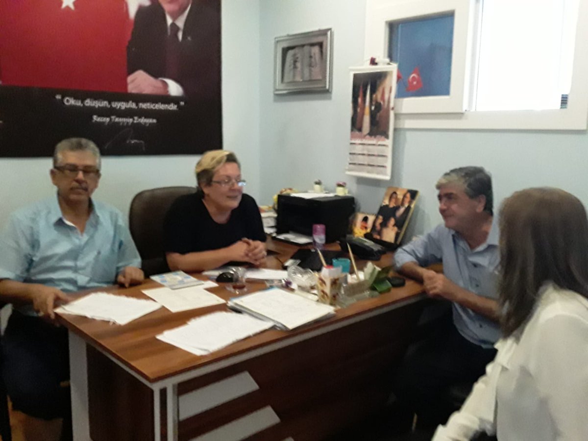 Emsal Şaşmaz 🇹🇷 (@emsal_sasmaz33) on Twitter photo #YENIŞEHIRAŞKIYLA
Ak Parti Mezitli başkan yardımcısı Mehmet Erşahin'e #Yenisehir İlçe Başkanlığımıza gerçekleştirdikleri nazik ziyaretleri için teşekkür ederiz.
#YENIŞEHIRDEDURMAKYOK
<a href="/lutfielvan/">Lütfi Elvan</a> <a href="/erkankandemir/">Erkan Kandemir</a> <a href="/AKKADINGM/">AK Parti Kadın Kolları</a> <a href="/selvacam/">Lütfiye Selva Çam 🇹🇷</a> <a href="/cesimercik/">Av. Cesim Ercik🇹🇷</a> @BekirTopcu9 <a href="/ihsangultekin33/">İhsan Gültekin</a> #YENIŞEHIRAŞKIYLA
Ak Parti Mezitli başkan yardımcısı Mehmet Erşahin'e #Yenisehir İlçe Başkanlığımıza gerçekleştirdikleri nazik ziyaretleri için teşekkür ederiz.
#YENIŞEHIRDEDURMAKYOK
<a href="/lutfielvan/">Lütfi Elvan</a> <a href="/erkankandemir/">Erkan Kandemir</a> <a href="/AKKADINGM/">AK Parti Kadın Kolları</a> <a href="/selvacam/">Lütfiye Selva Çam 🇹🇷</a> <a href="/cesimercik/">Av. Cesim Ercik🇹🇷</a> @BekirTopcu9 <a href="/ihsangultekin33/">İhsan Gültekin</a>