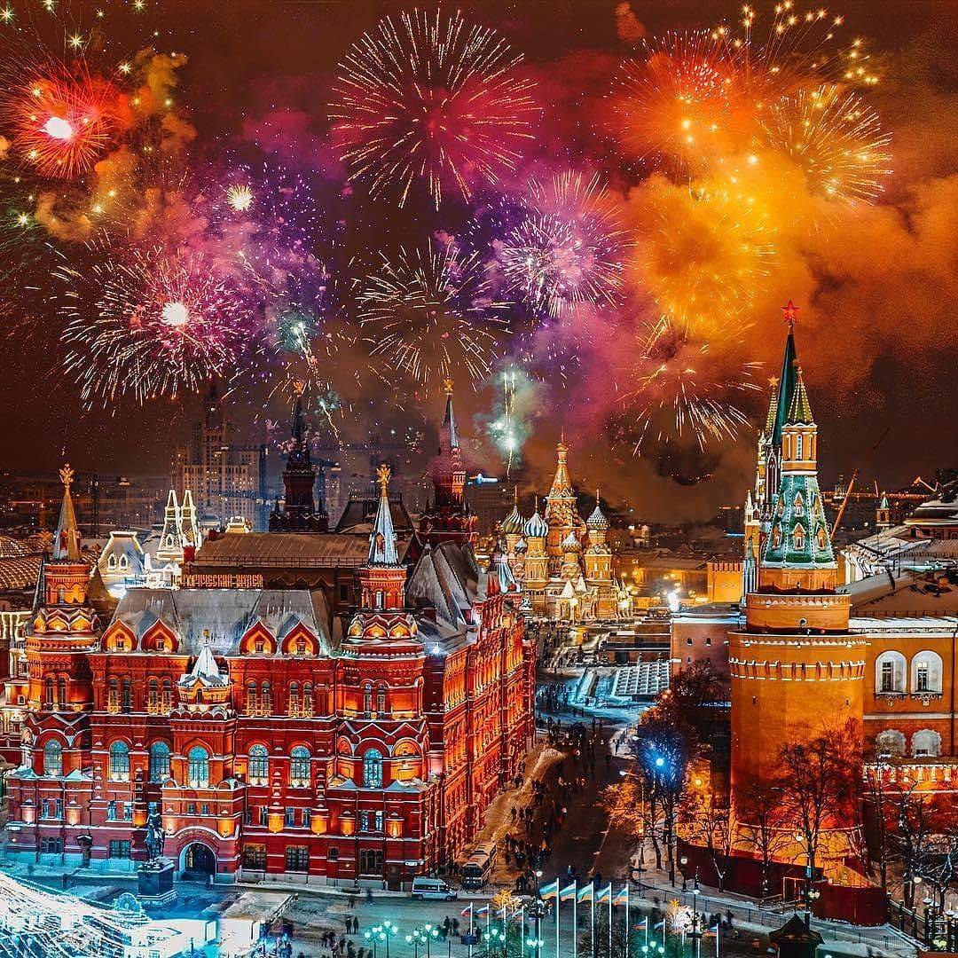 2019 год - Салют на Новый год 2019 в Москве 2019 год - Салют на Новый год 2019 в Москве