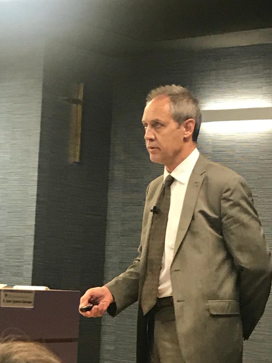 goroviedo's tweet photo. Interesante mesa redonda en #UCH Elche con Ester Machancoses #UniversidadValencia, Miguel Navas y Jaime Rodríguez,, directivos de #blacar y #Cabify  sobre fiscalidad e incentivos al transporte colaborativo, organizada por Álvaro Antón e Iñaki Bilbao @uchceu @UV_EG @USPCEU https://t.co/MGC0vQPfaC
