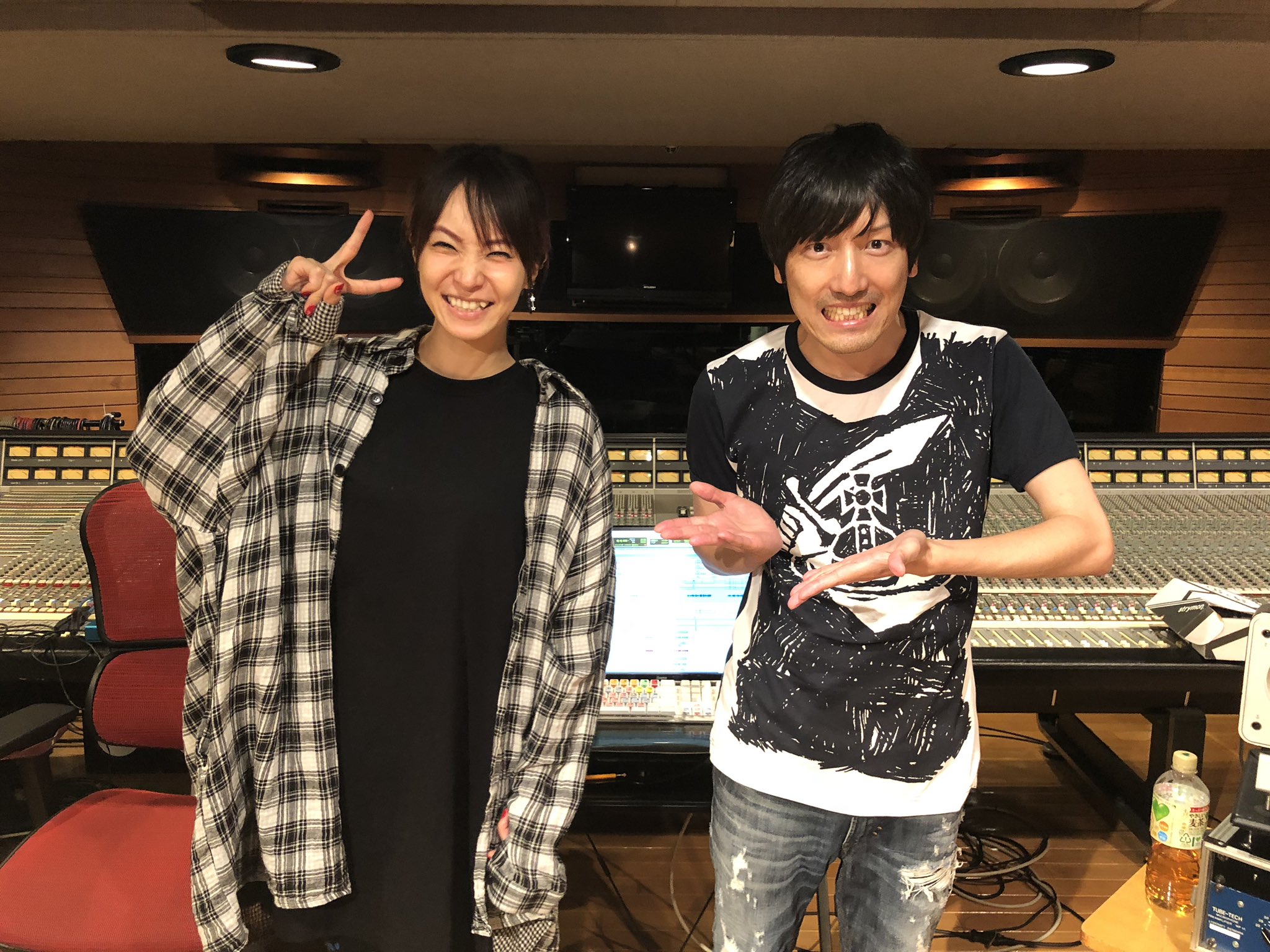 澤野弘之 Nzk Auf Twitter そして 今日のイベントで発表になりましたが 機動戦士ガンダムｎｔ の主題歌をsawanohiroyuki Nzk として担当致します ゲストボーカルはlisaさん 7月にレコーディングしていたプログラムはこちらの事でした