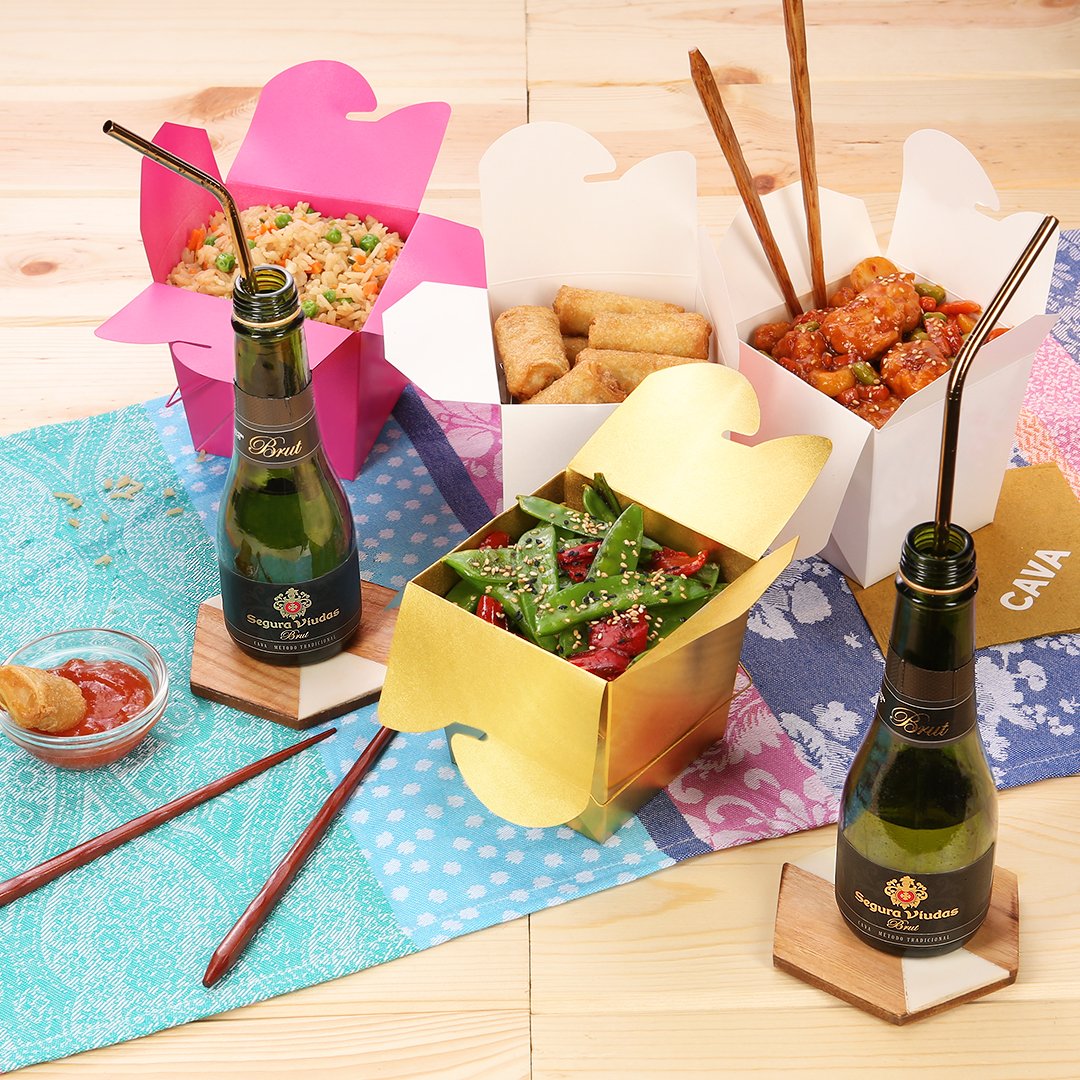 SeguraViudasUSA's tweet image. Made an executive decision that staying in is the new going out. Think about it; why go to dinner when dinner can come to you? 💁🏽‍ #HiddenMenu #OpenUpCava