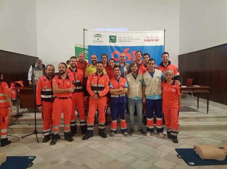 olemanue's tweet image. En este día tan especial, enseñando RCP a los sevillanos más jóvenes
@061Informa @E112Andalucia @EmergenciasSev @BOMBEROSSEVILLA #dccu @CruzRojaSevilla @unisevilla @AndaluciaJunta