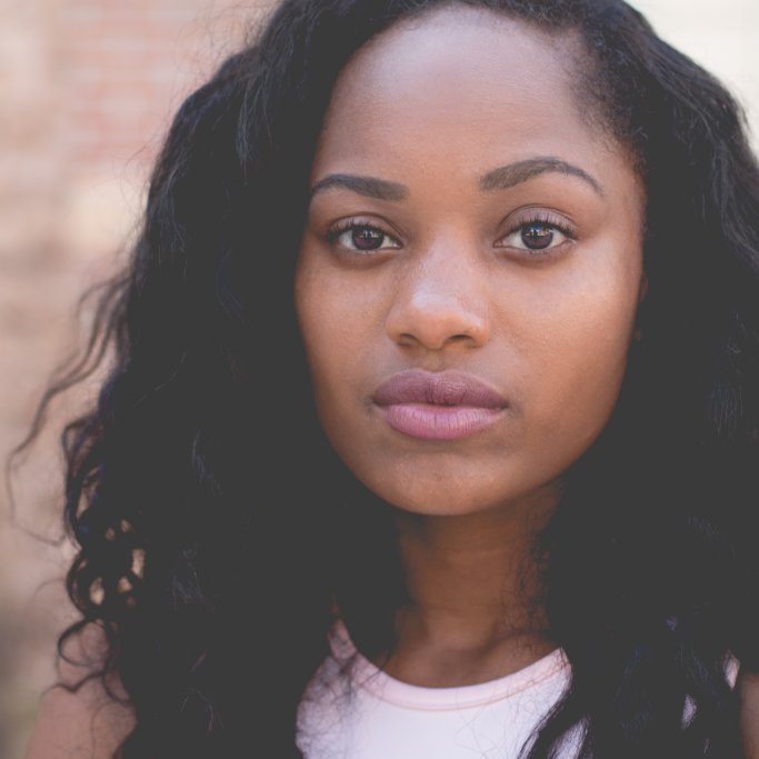 #skintiptuesday During the fall months, when humidity ends, it’s time to hydrate! Choose a hydrating serum like Ultimate Boost Serum to infuse the skin with hydration, all season long. #alumiermd #serum #hydrate #fallskin #healthyskin #skinhealth