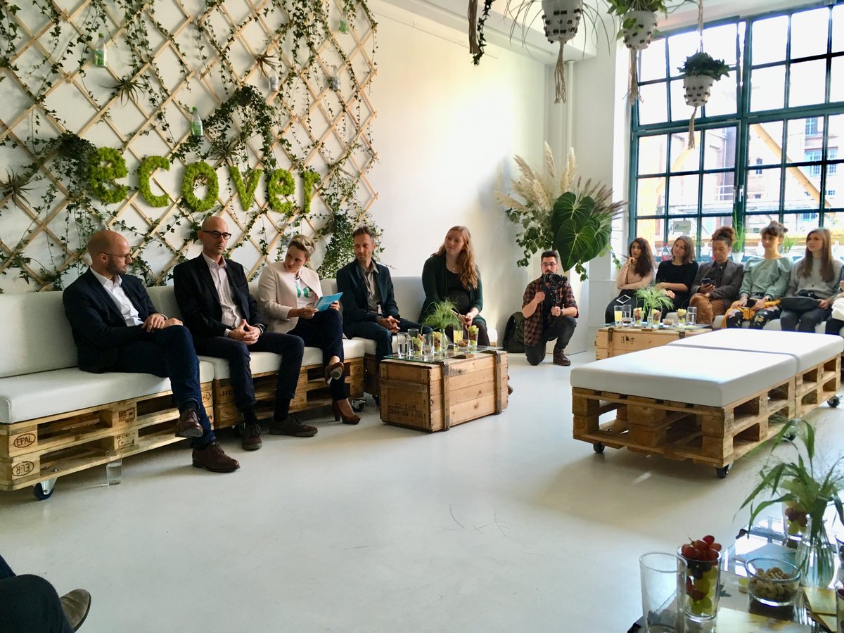 C2C_NGO's tweet photo. #Plastik sinnvoll nutzen? @c2cnora diskutierte auf dem #trendsummit von Ecover & @sister_mag über #Verpackungen. Neben den Leitern von @dm_drogerie, @EcoverBE und dem Pressesprecher von @dergruenepunkt zeigte sie mit dem #C2C Designkonzept positive Wege für Mensch und Natur. 🙂 https://t.co/M4kwCrwqEt