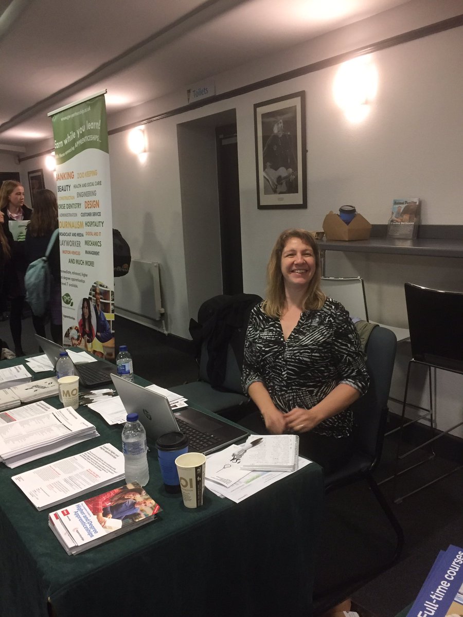 GWPartnership's tweet photo. Vicky on the @Edu_Employers #ASKProgramme stand at the Salisbury #FutureChoices18 careers fair. https://t.co/cYRNFYy23z
