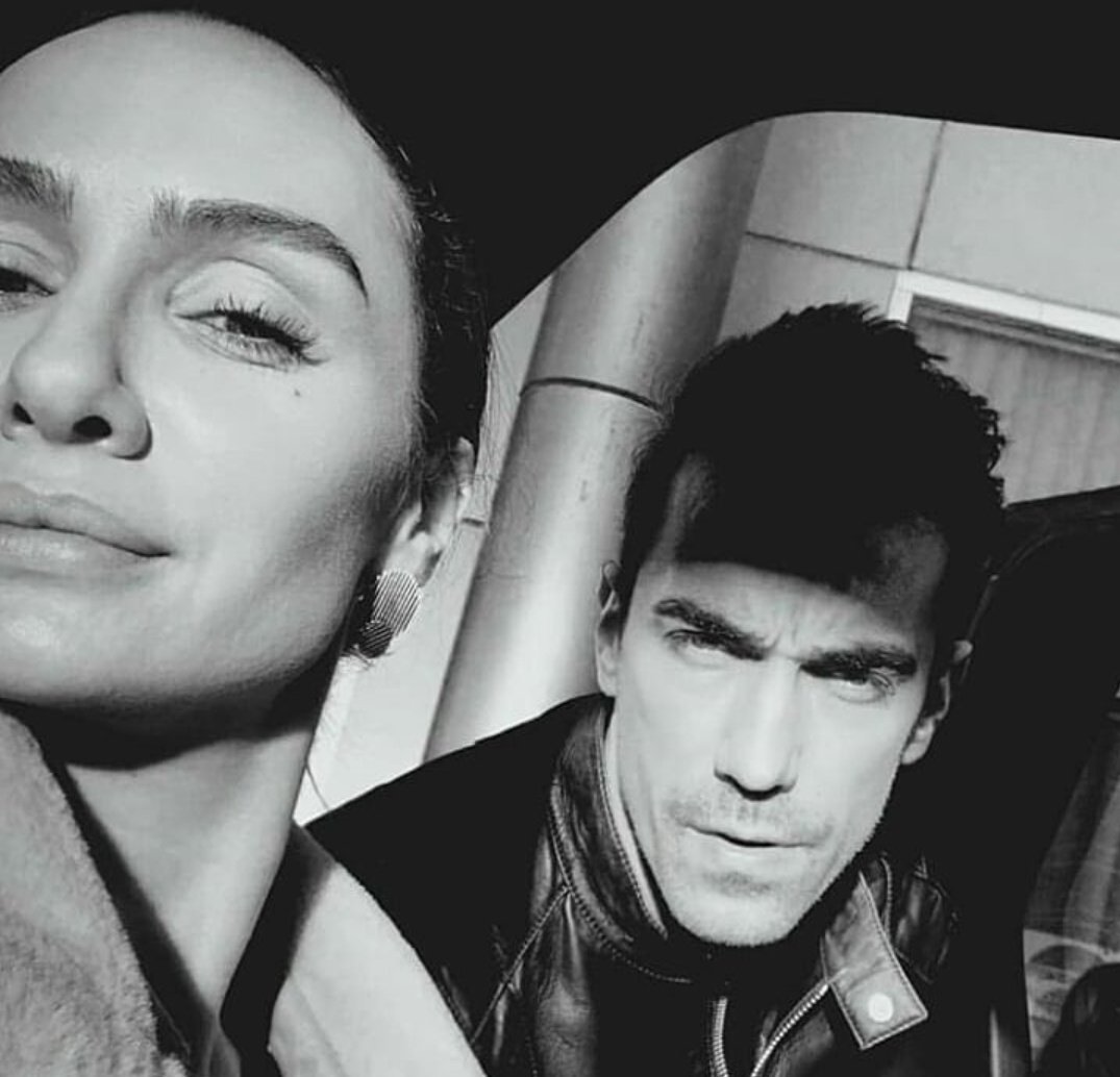 Yine bir genç ateş ederken 🙋🏻‍♂️❤

#SiyahBeyazAşk • #AsFer 
#BirceAkalay • #İbrahimÇelikkol