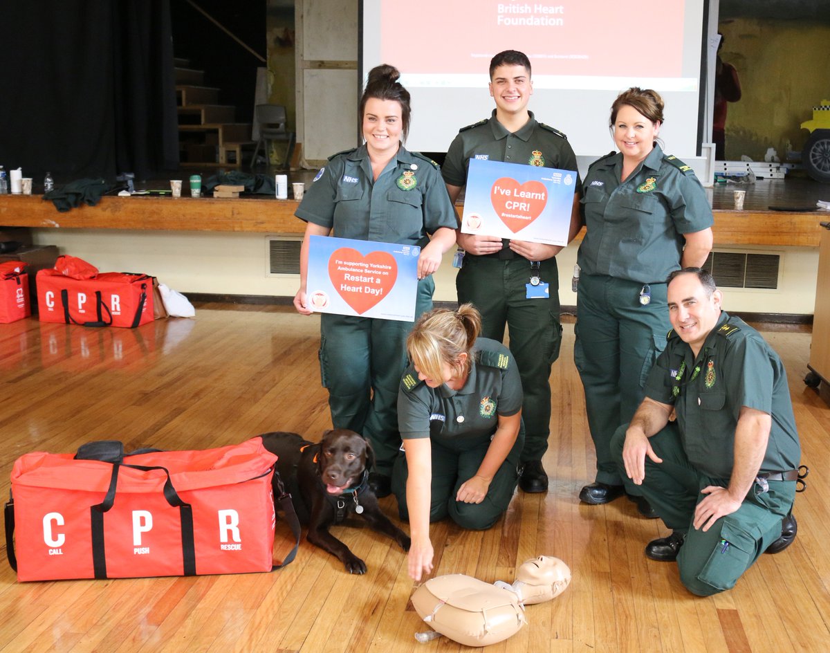 HuntingtonYork's tweet photo. The fabulous @YorksAmbulance are amazing at training our students but our staff member @HuntingtonRolo wasn't as good at CPR. So today 200+ students and 1 dog have had CPR training! #RestartAHeartDay #RestartAHeart @TheBHF https://t.co/DDrbkhH8IA